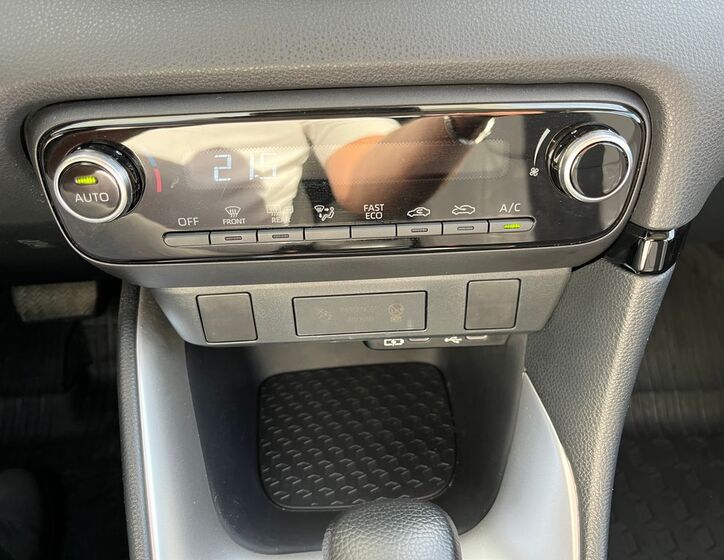 Toyota Yaris 23