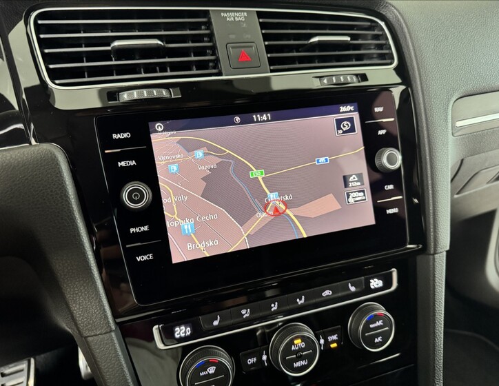 Volkswagen Golf 38