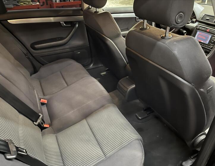 Audi A4 14
