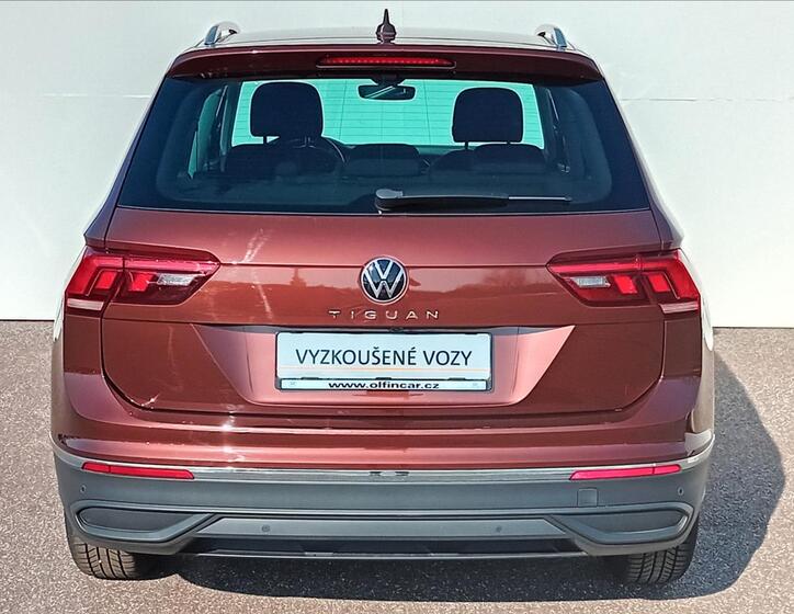 Volkswagen Tiguan 8