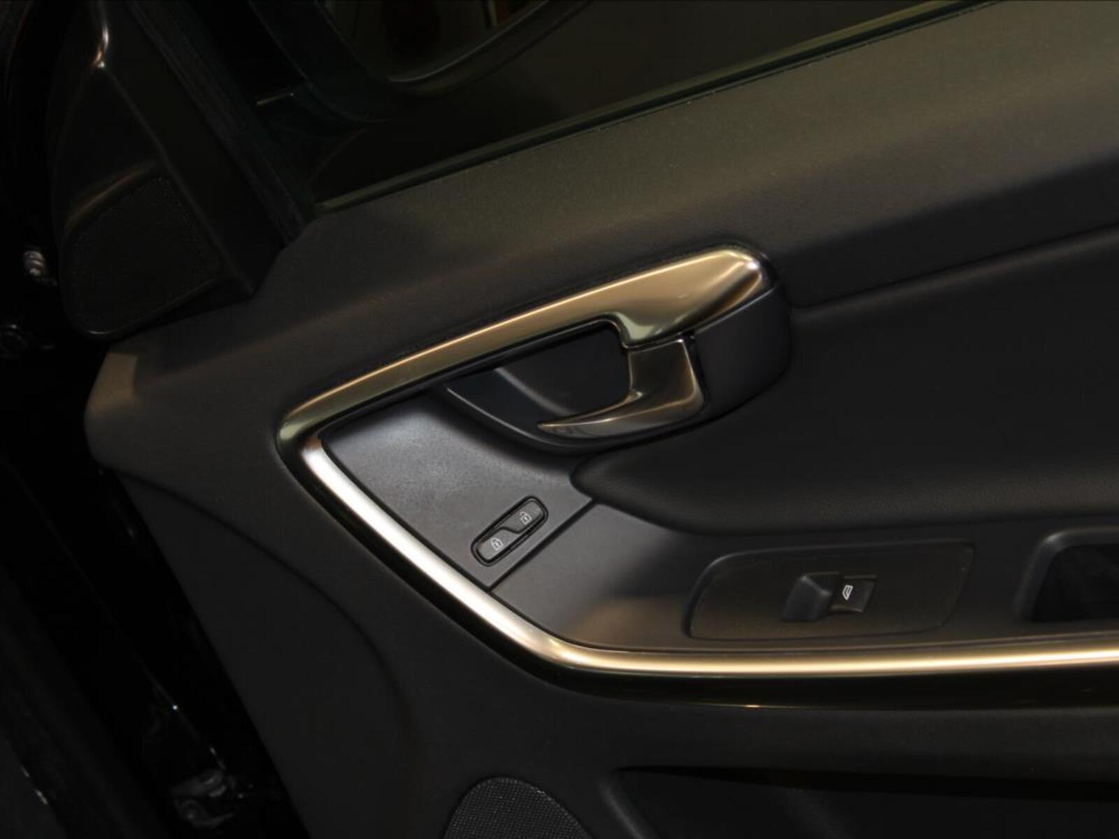 Volvo XC60 25