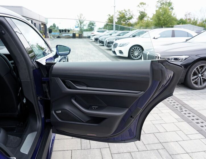 Porsche Taycan 20