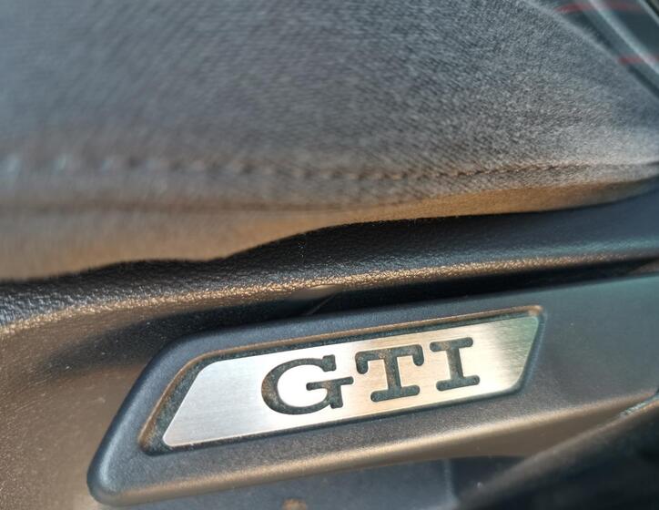 Volkswagen Golf 19