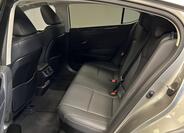 Lexus ES 300h 8