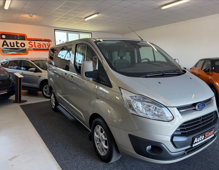 Ford Tourneo Custom 2
