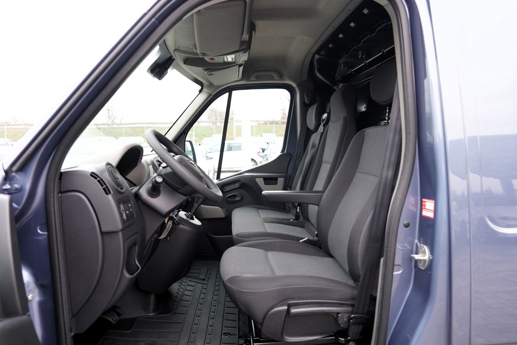Nissan NV400