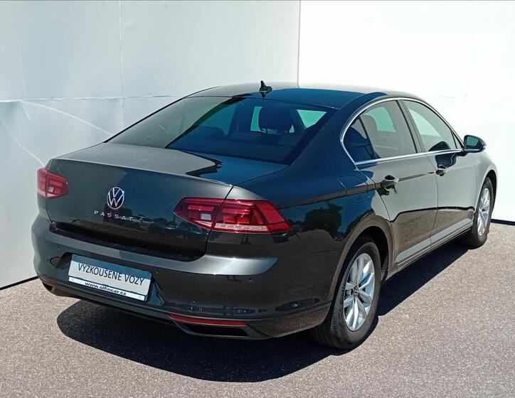 Volkswagen Passat 2