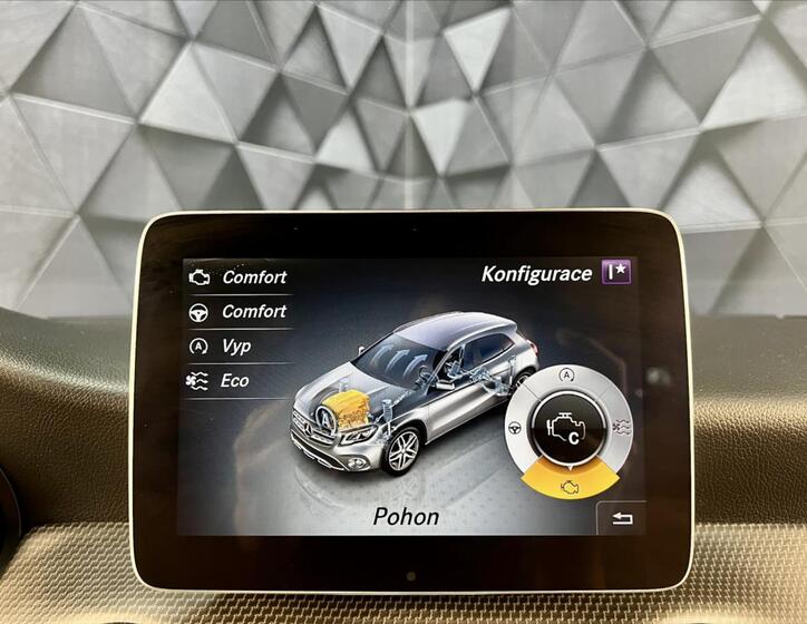 Mercedes-Benz GLA 18