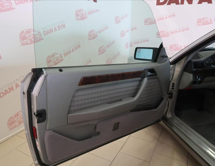 Mercedes-Benz 124 10