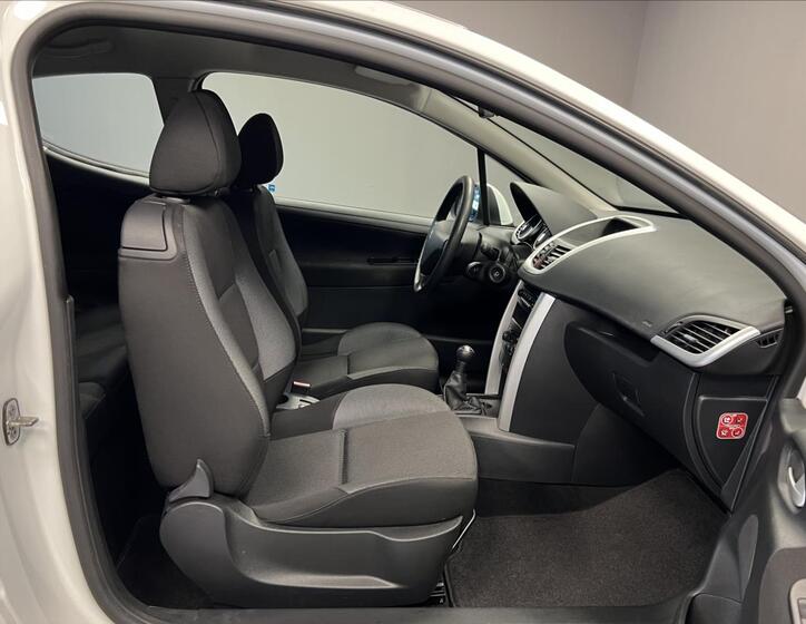 Peugeot 207 8