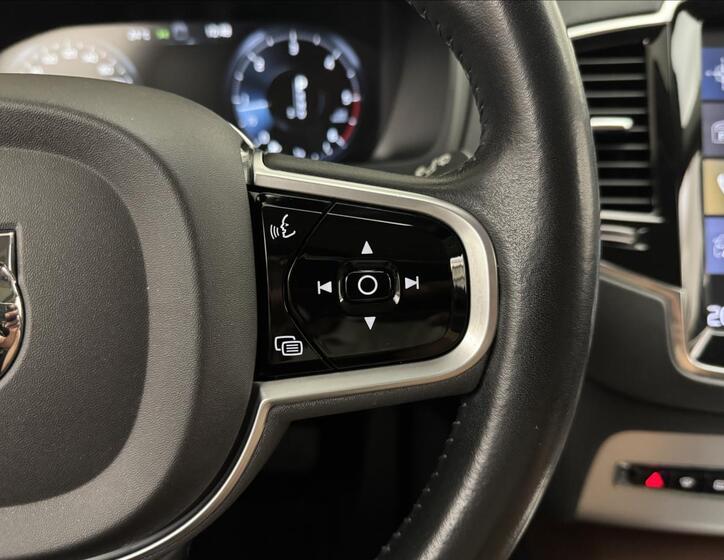Volvo XC90 11