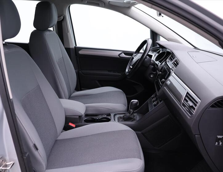 Volkswagen Touran 13