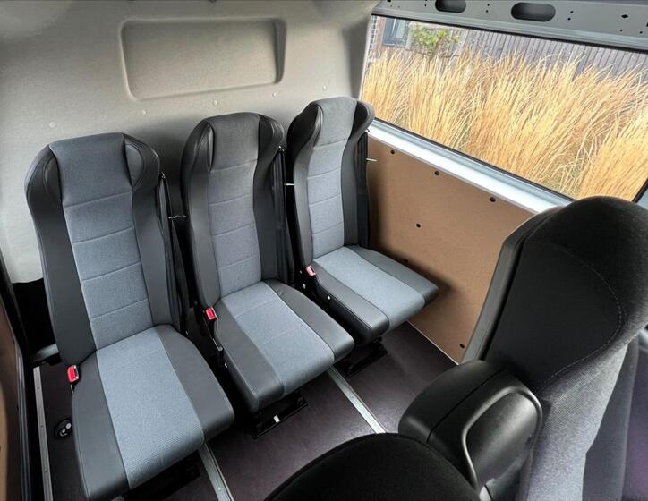 Nissan Interstar 4