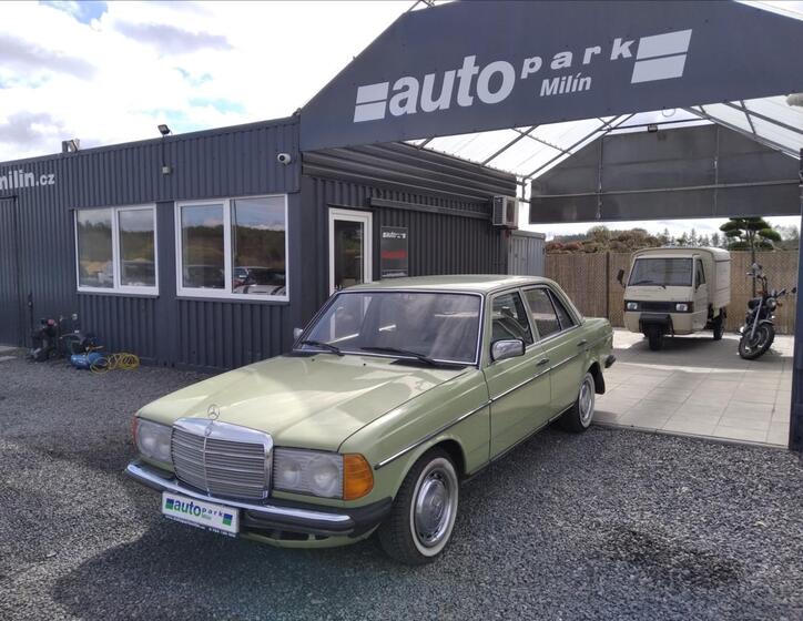 Mercedes-Benz 200 3