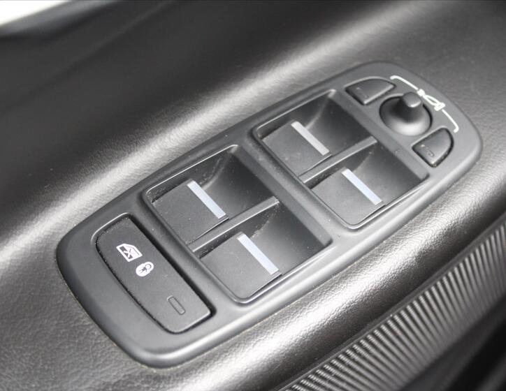 Jaguar XE 23