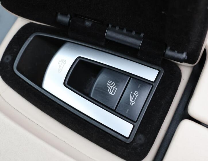 Mercedes-Benz Třídy E 32