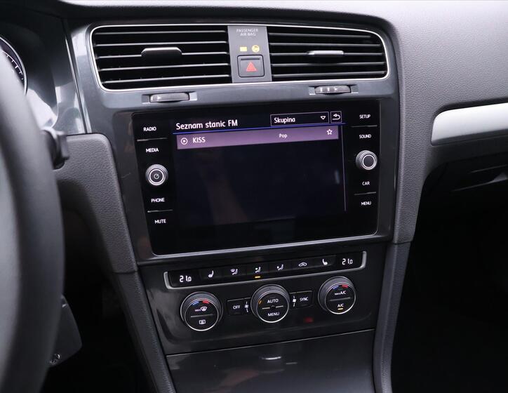Volkswagen Golf 16