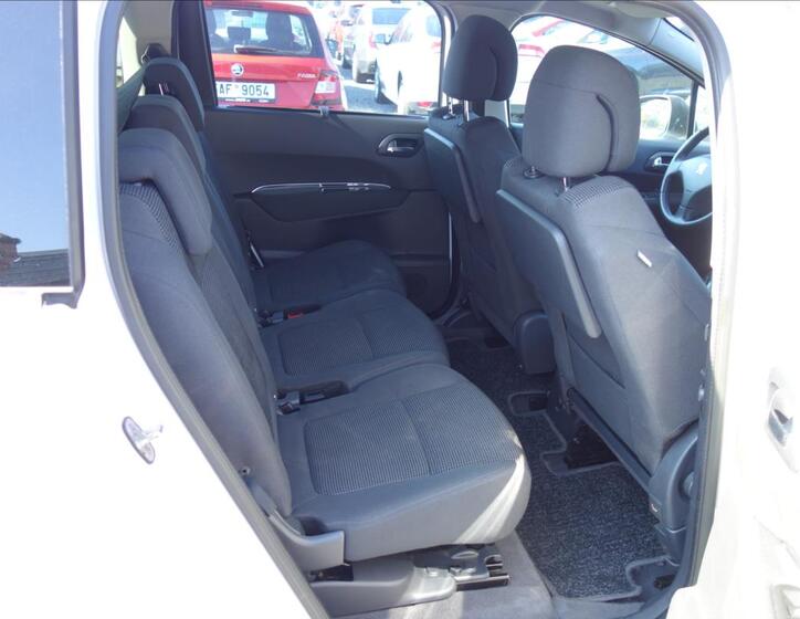 Peugeot 5008 13