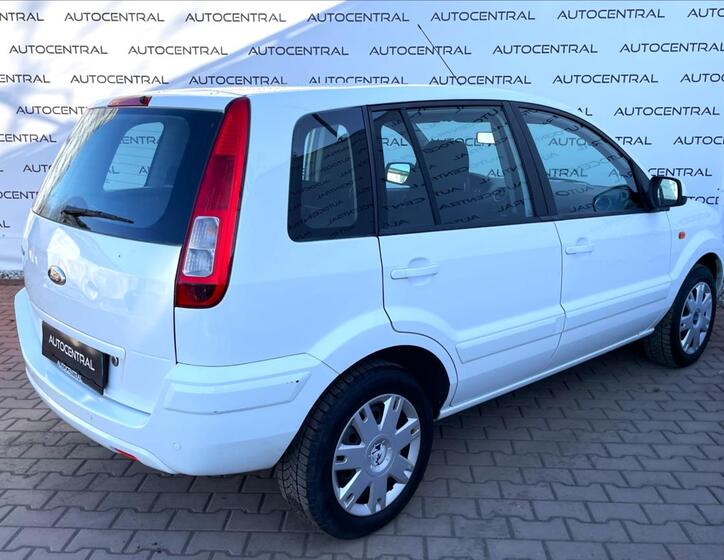 Ford Fusion 4