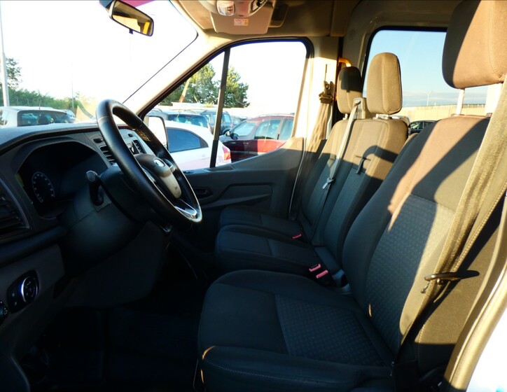 Ford Transit 8