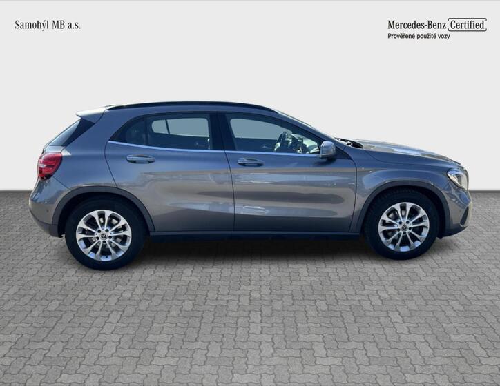 Mercedes-Benz GLA 6