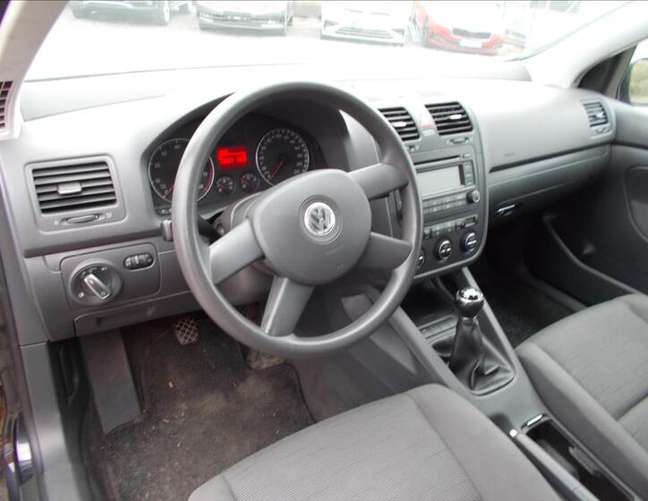 Volkswagen Golf 16