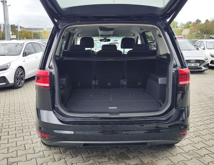 Volkswagen Touran 9