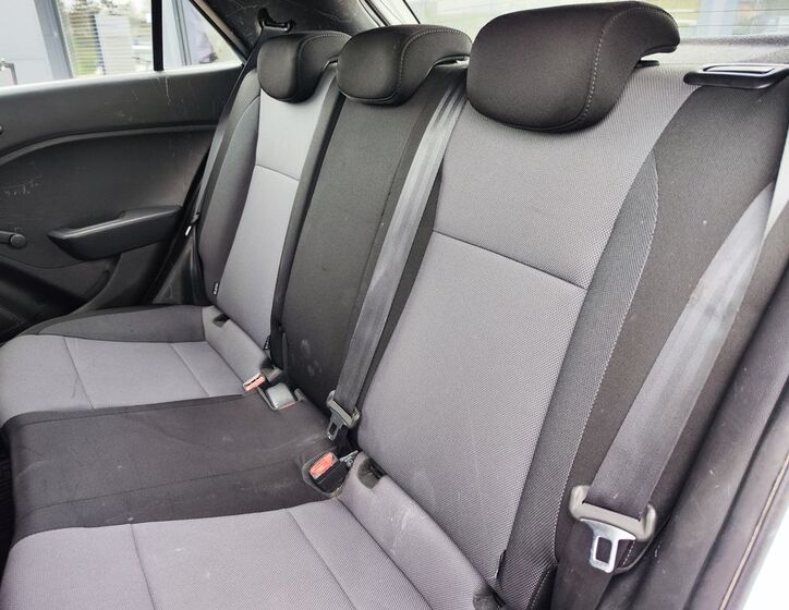 Hyundai i20 10