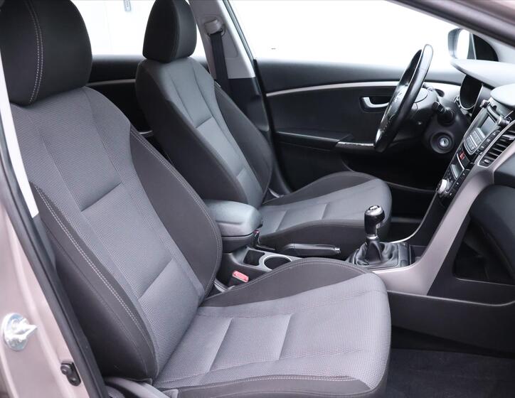 Hyundai i30 11
