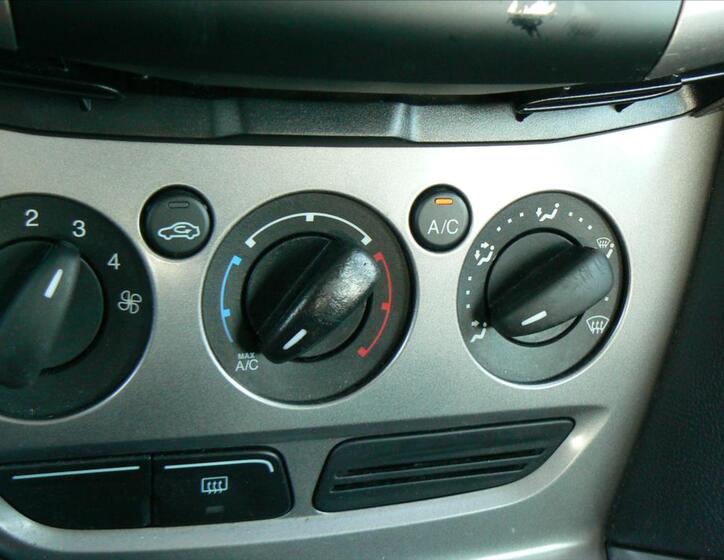 Ford Focus 16