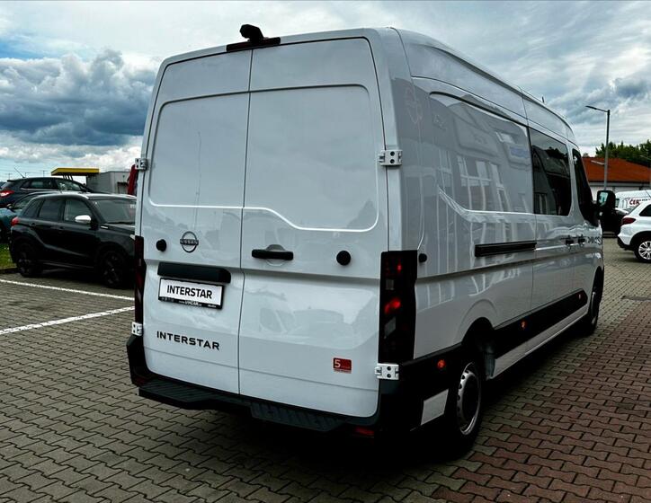Nissan Interstar 4