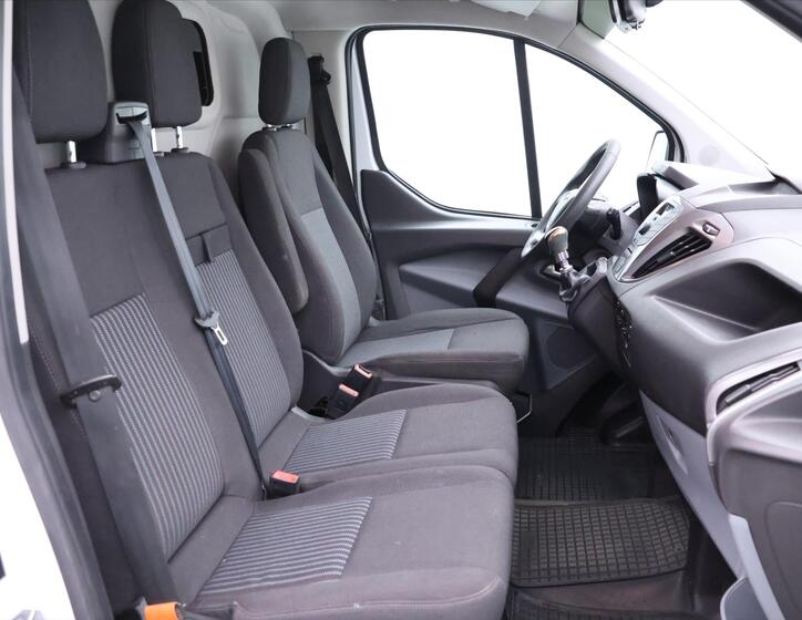Ford Transit Custom 12