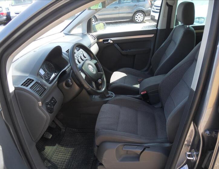 Volkswagen Touran 12