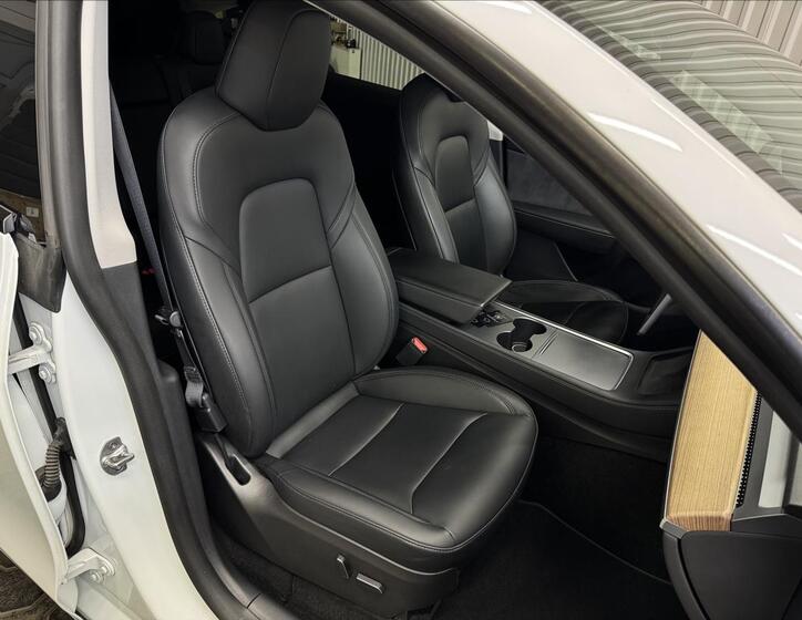 Tesla Model Y 34