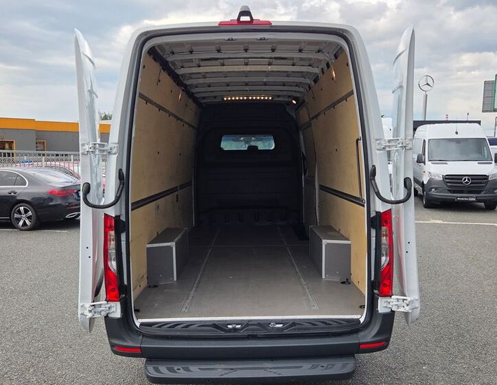 Mercedes-Benz Sprinter 18