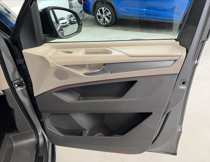 Volkswagen Multivan 31