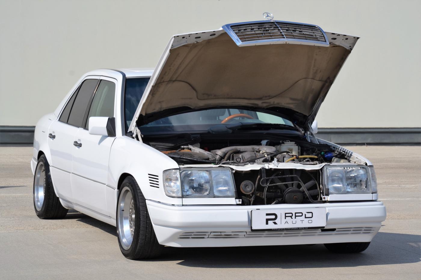 Mercedes-Benz 124