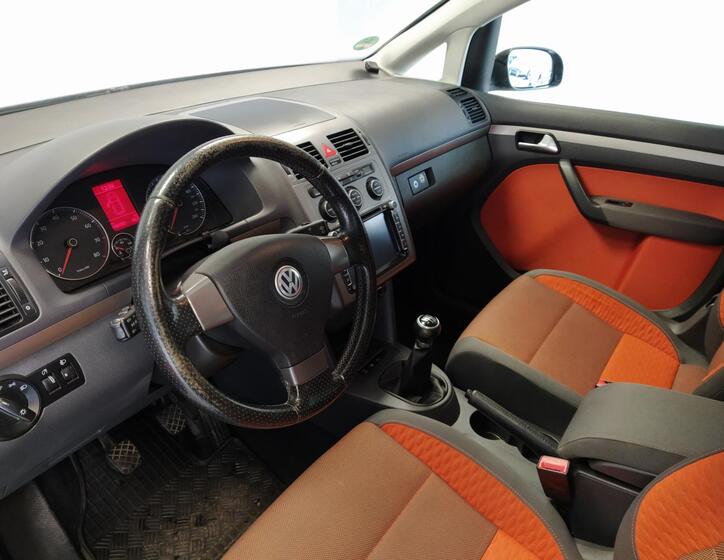 Volkswagen Touran 9