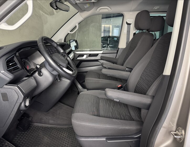 Volkswagen Multivan 26