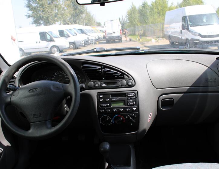 Ford Fiesta 12