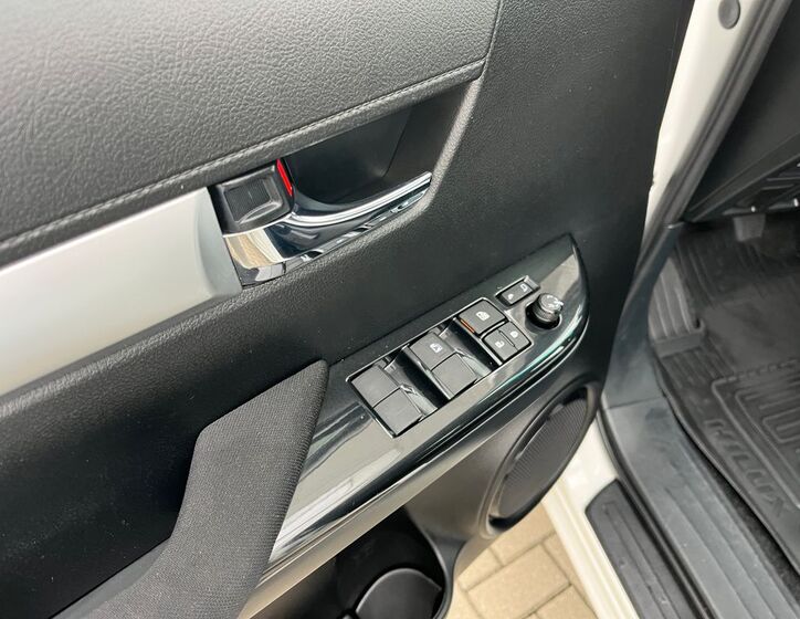Toyota Hilux 12