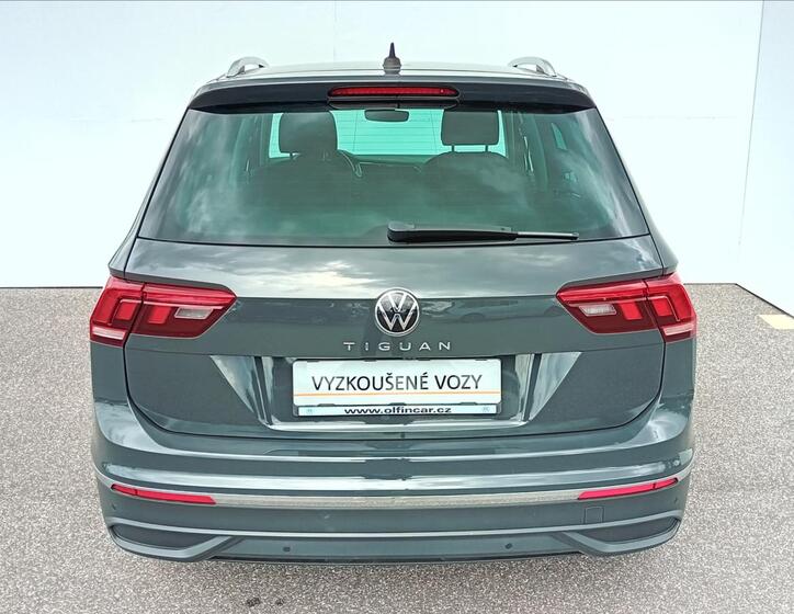 Volkswagen Tiguan 8