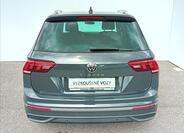 Volkswagen Tiguan 8