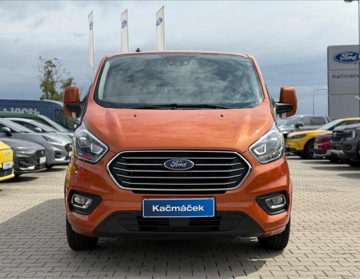 Ford Tourneo Custom 8