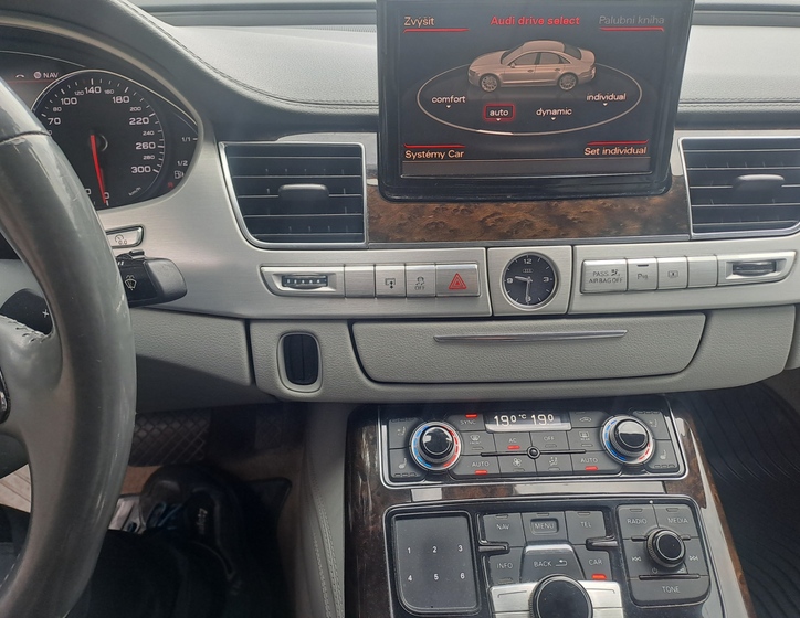 Audi A8 16