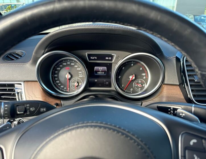 Mercedes-Benz GLS 10