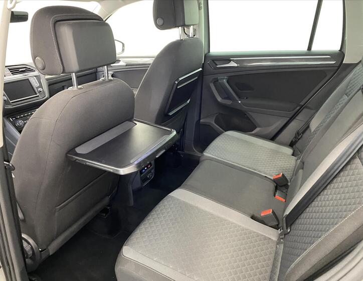 Volkswagen Tiguan 6