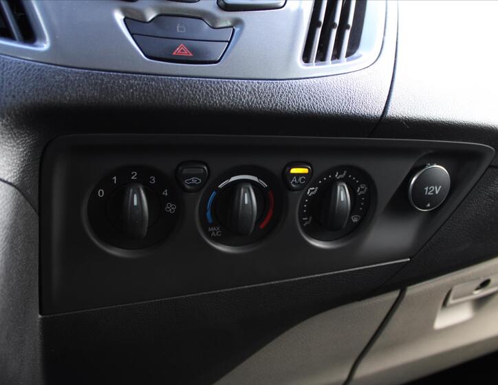 Ford Tourneo Custom 22