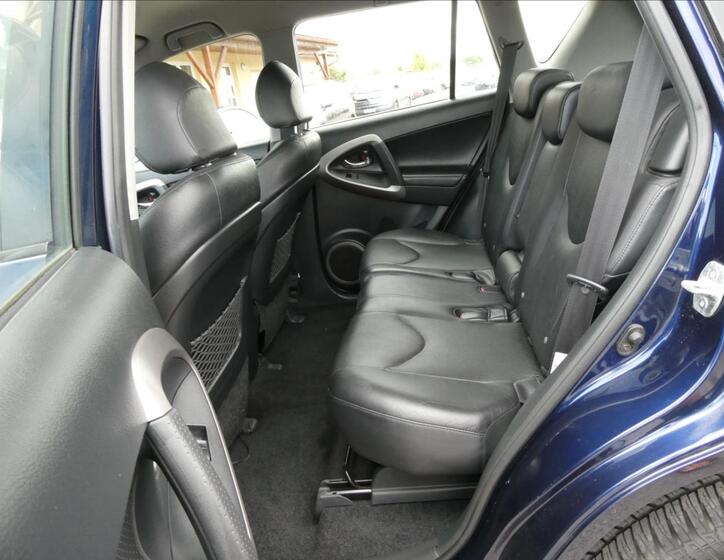 Toyota RAV4 19