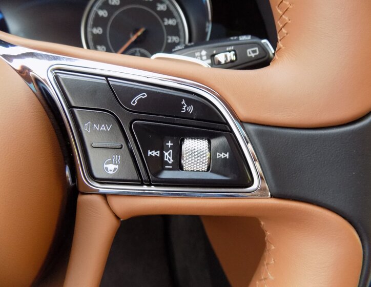 Bentley Bentayga 32
